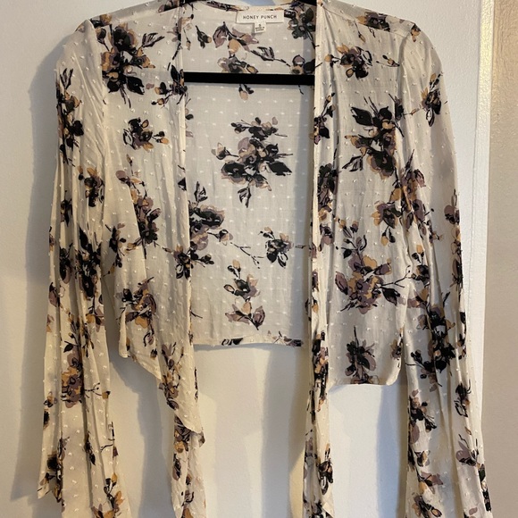 Tie front floral pattern top - Picture 2 of 4